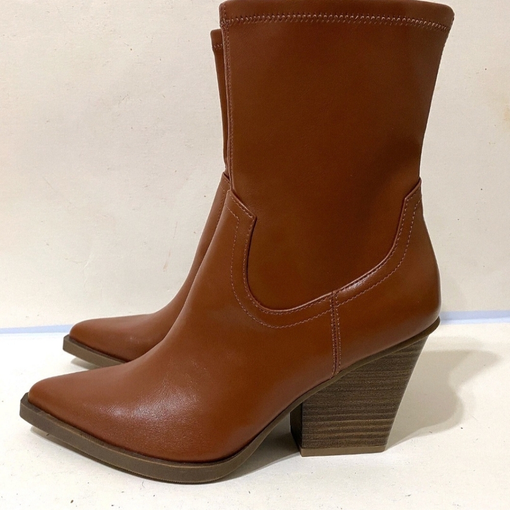 Chic Brown Heeled Boots for Women